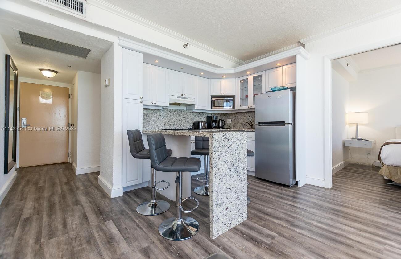 THE AVENTURA BEACH CLUB C - Residential