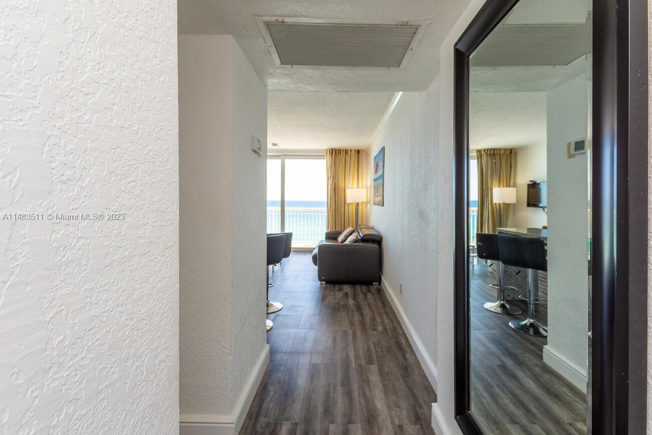 THE AVENTURA BEACH CLUB C - Residential