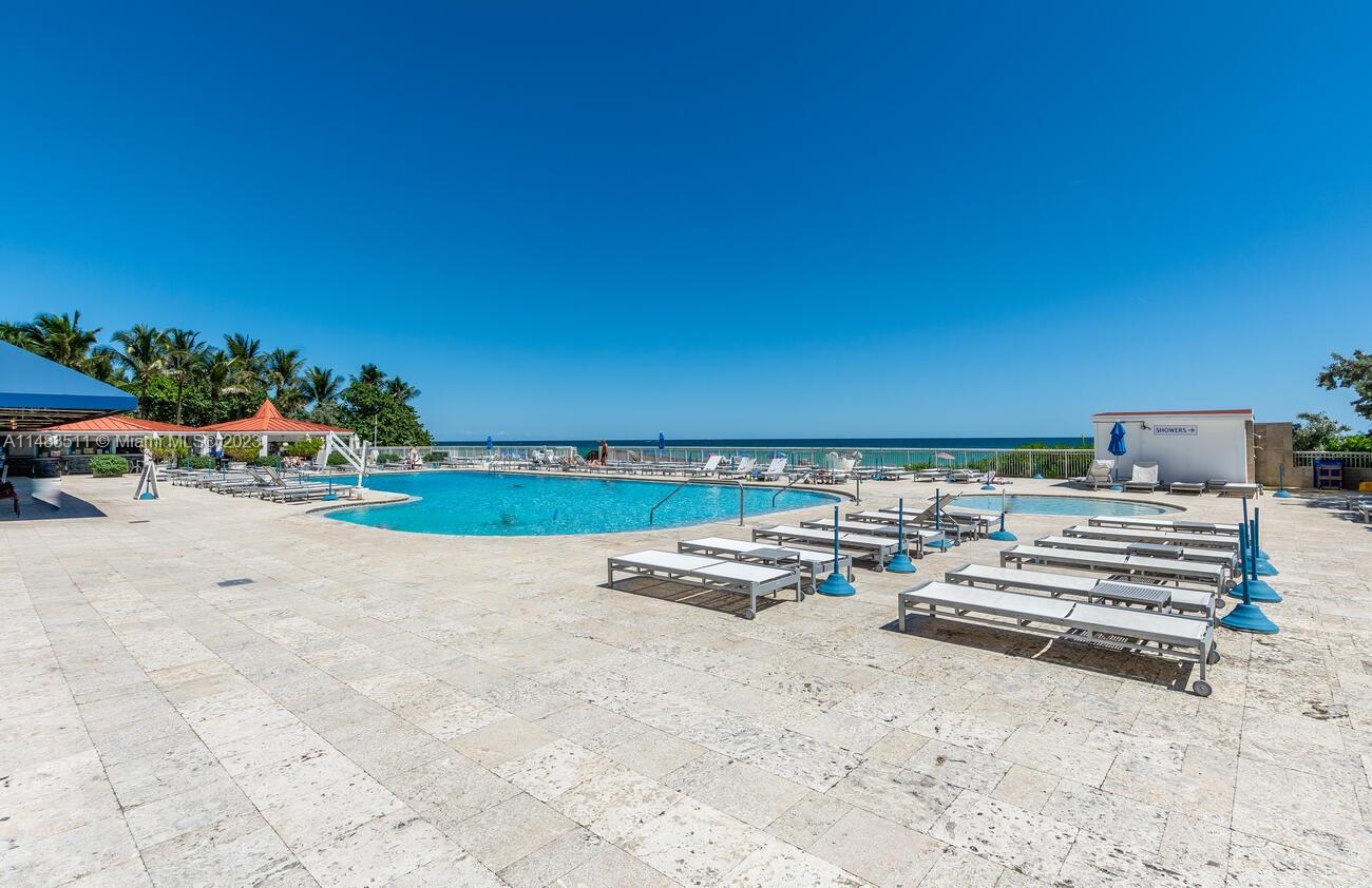 THE AVENTURA BEACH CLUB C - Residential