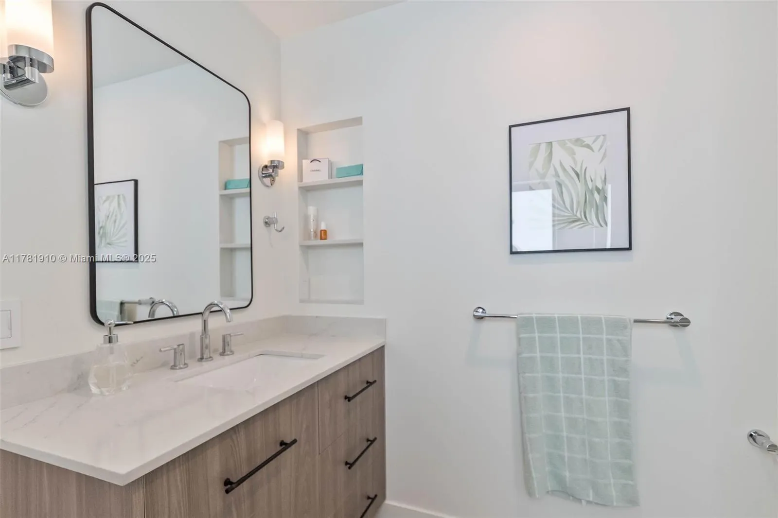 Palmetto Bay, Florida 33158, United States, 3 Bedrooms Bedrooms, ,2 BathroomsBathrooms,Residential,Active,107664