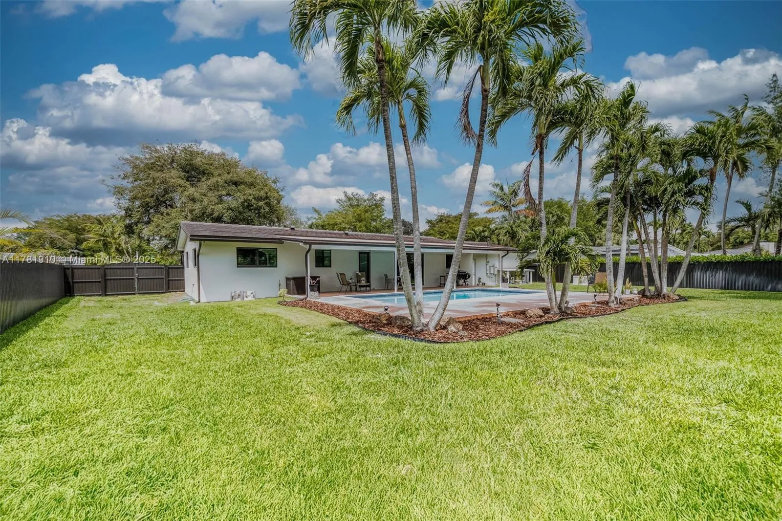 Palmetto Bay, Florida 33158, United States, 3 Bedrooms Bedrooms, ,2 BathroomsBathrooms,Residential,Active,107664