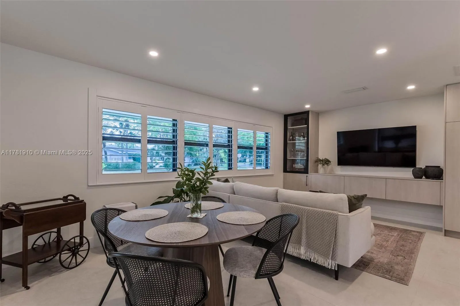 Palmetto Bay, Florida 33158, United States, 3 Bedrooms Bedrooms, ,2 BathroomsBathrooms,Residential,Active,107664