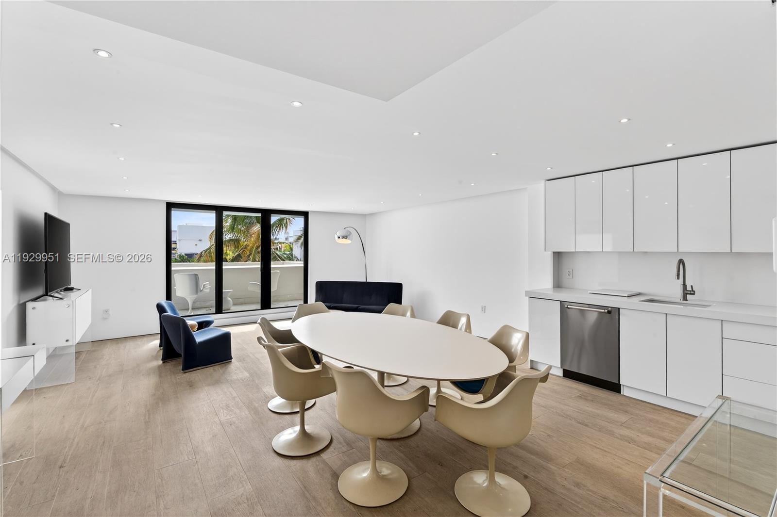 TOWER 1800 CONDO - Residential