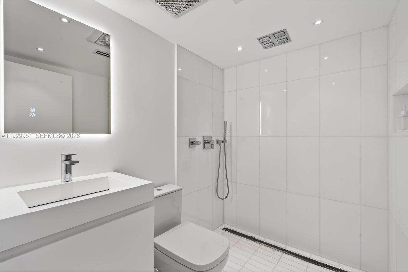 TOWER 1800 CONDO - Residential