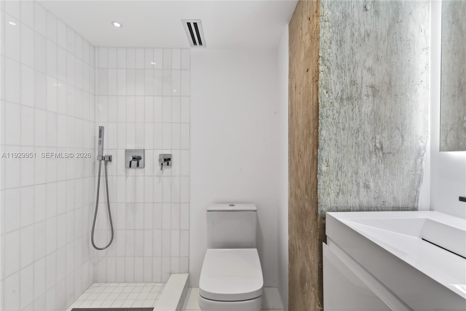 TOWER 1800 CONDO - Residential