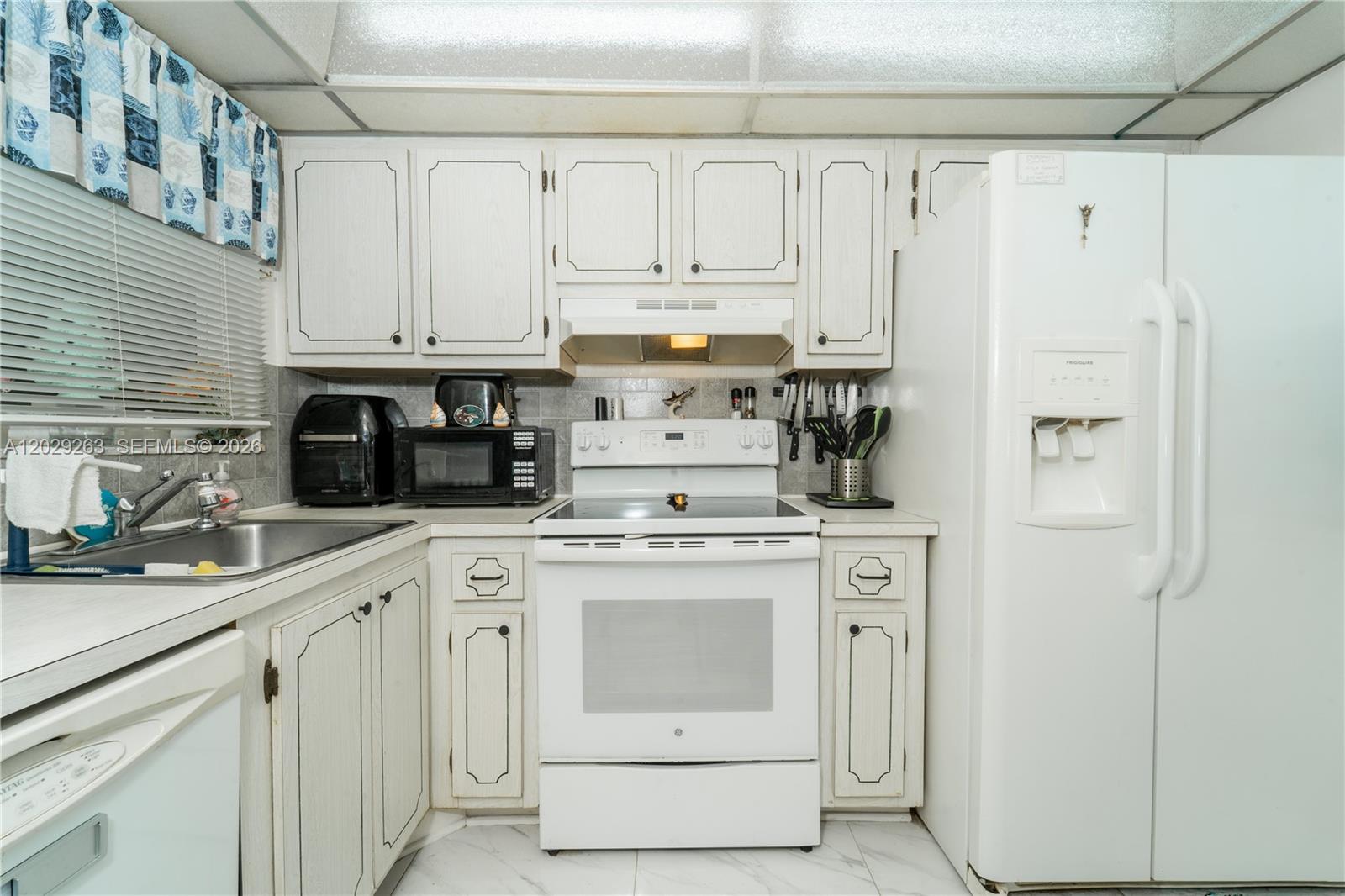 2811 N Pine Island Rd 102