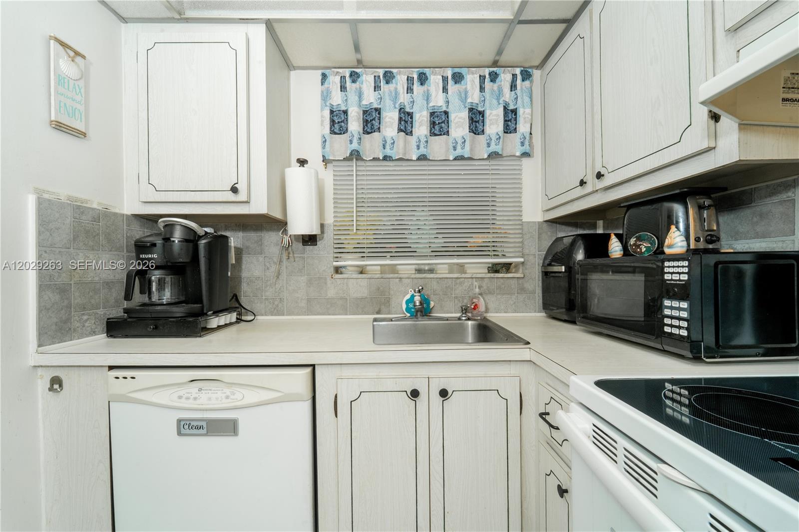 2811 N Pine Island Rd 102