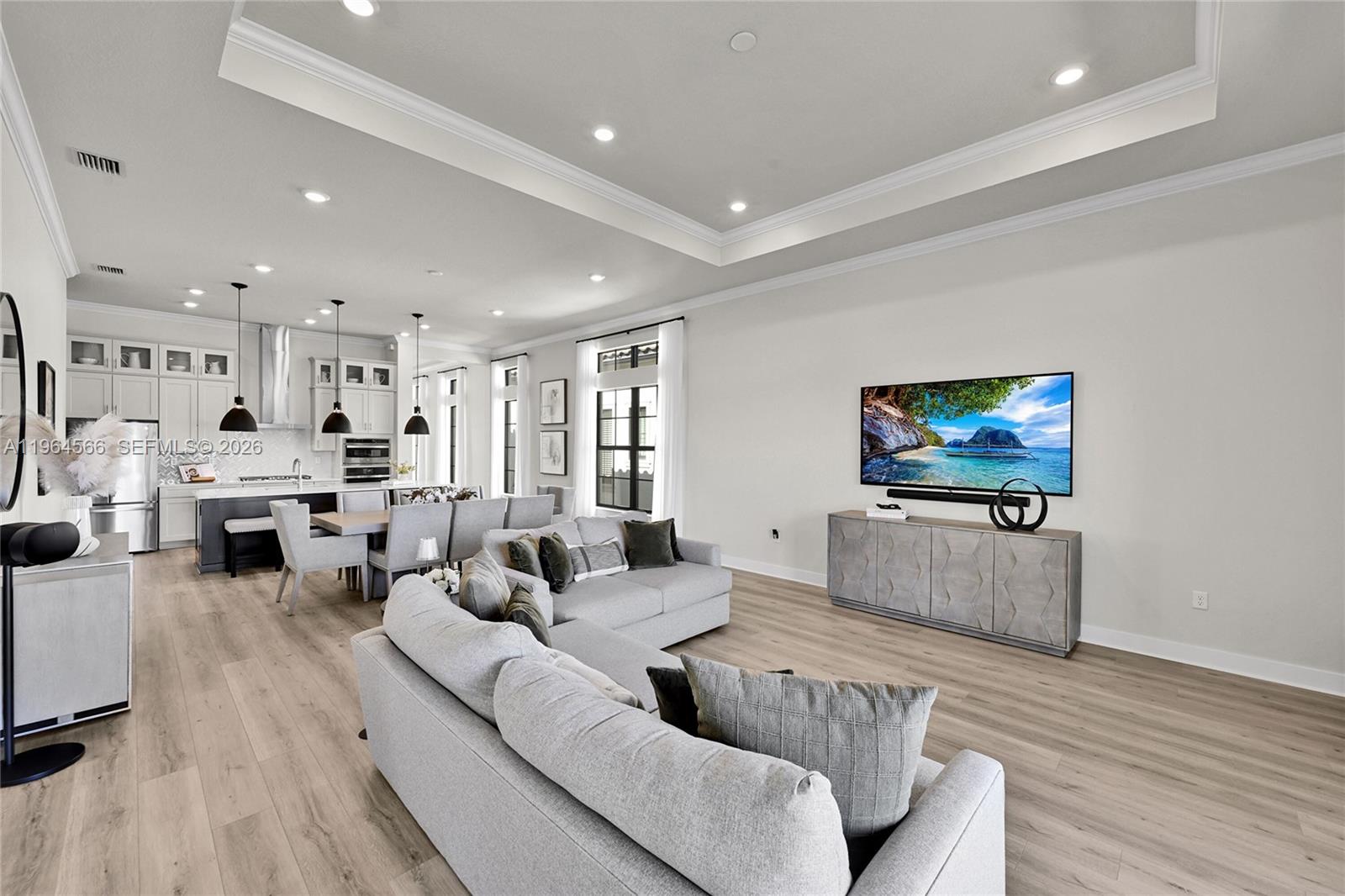 8028 Liberty Way, Parkland, FL, 33067/$910,000 2 8028 Liberty Way