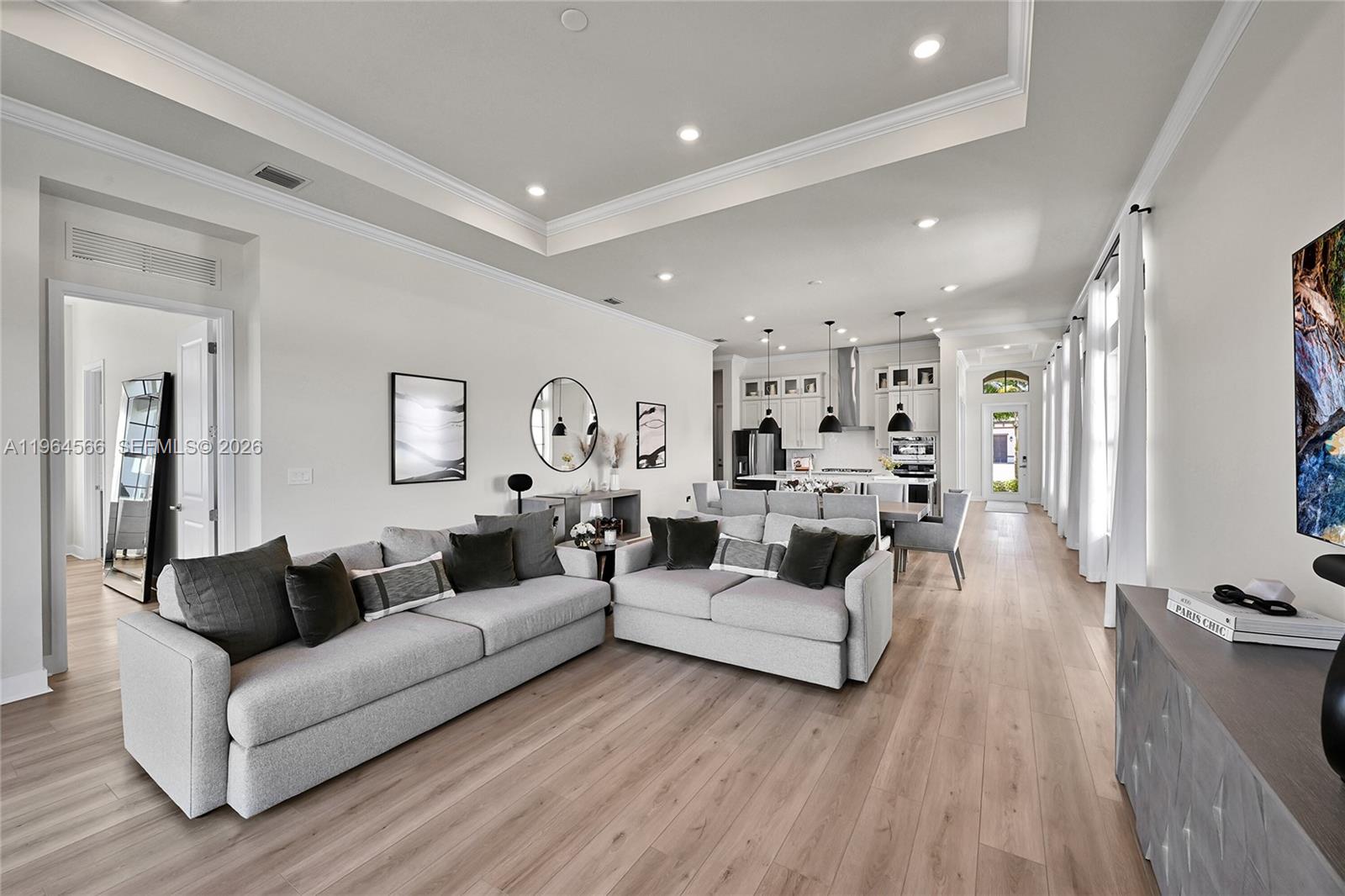 8028 Liberty Way, Parkland, FL, 33067/$910,000 1 8028 Liberty Way