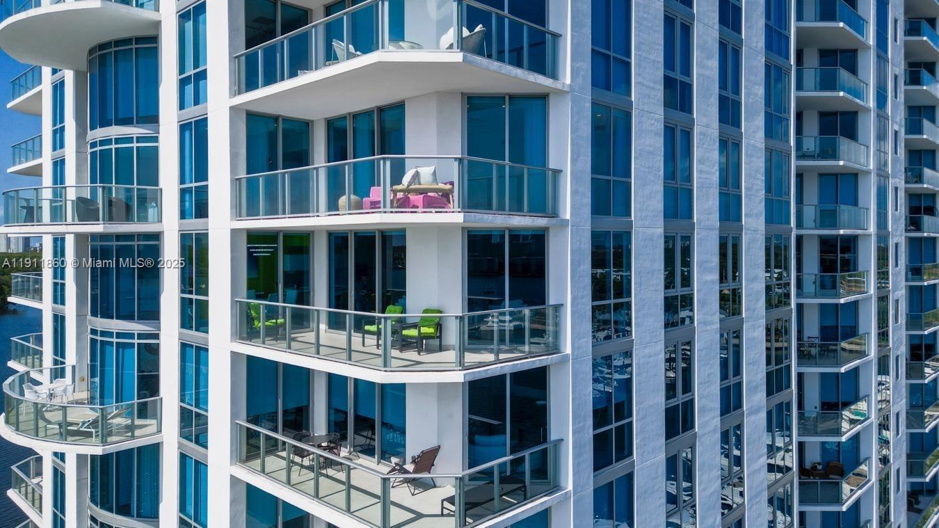 MARINA PALMS RESIDENCES S - Residential