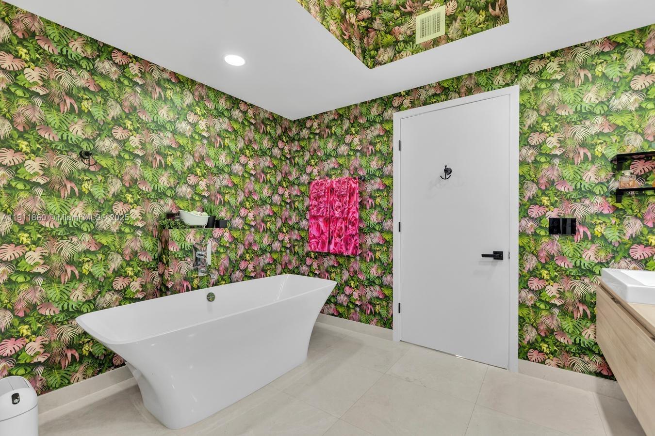 MARINA PALMS RESIDENCES S - Residential