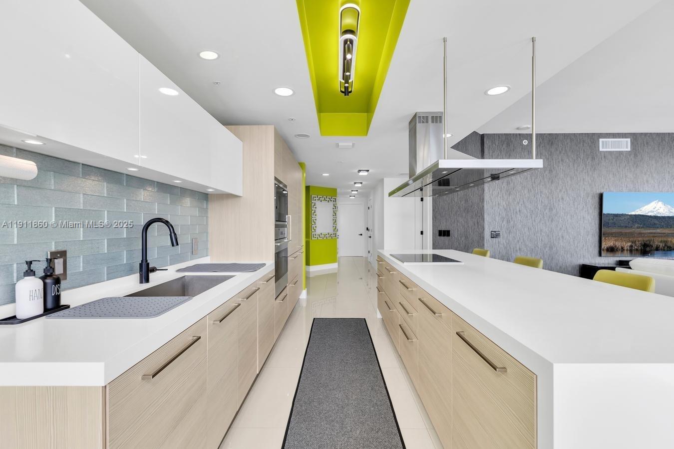 MARINA PALMS RESIDENCES S - Residential