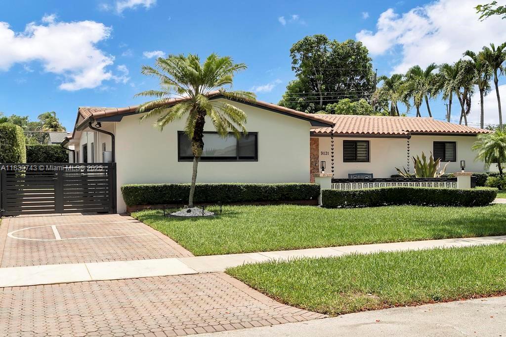 9031 SW 66th Ter