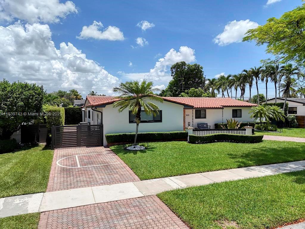 9031 SW 66th Ter