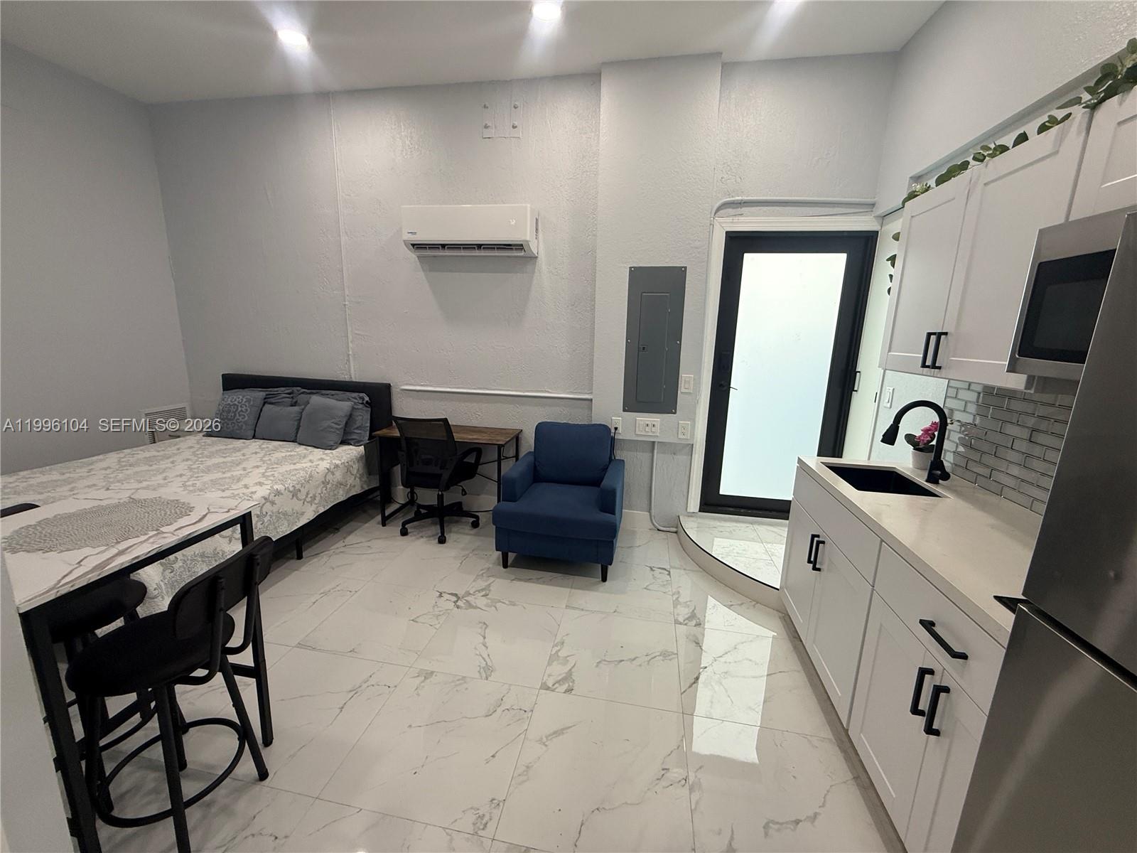 SOUTHERN COVE - Residential Lease