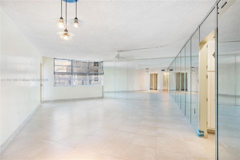 2750 NE 183rd St 2012 Aventura FL 33160