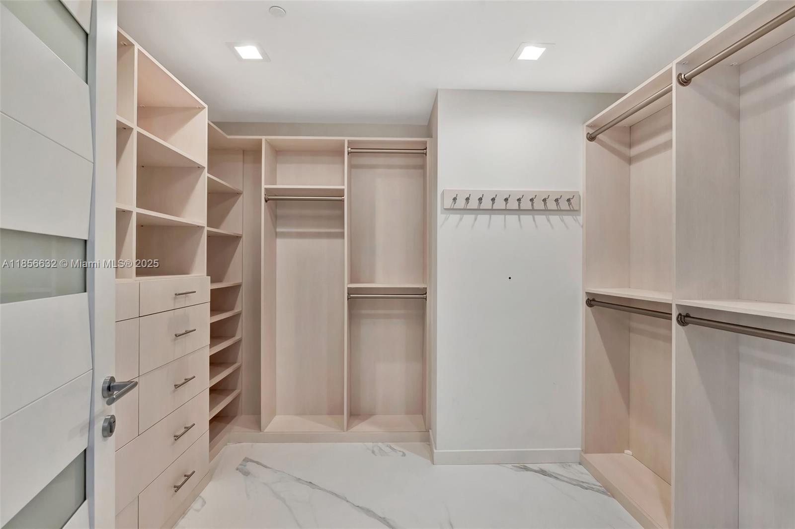 2200 FORT LAUDERDALE BEAC - Residential