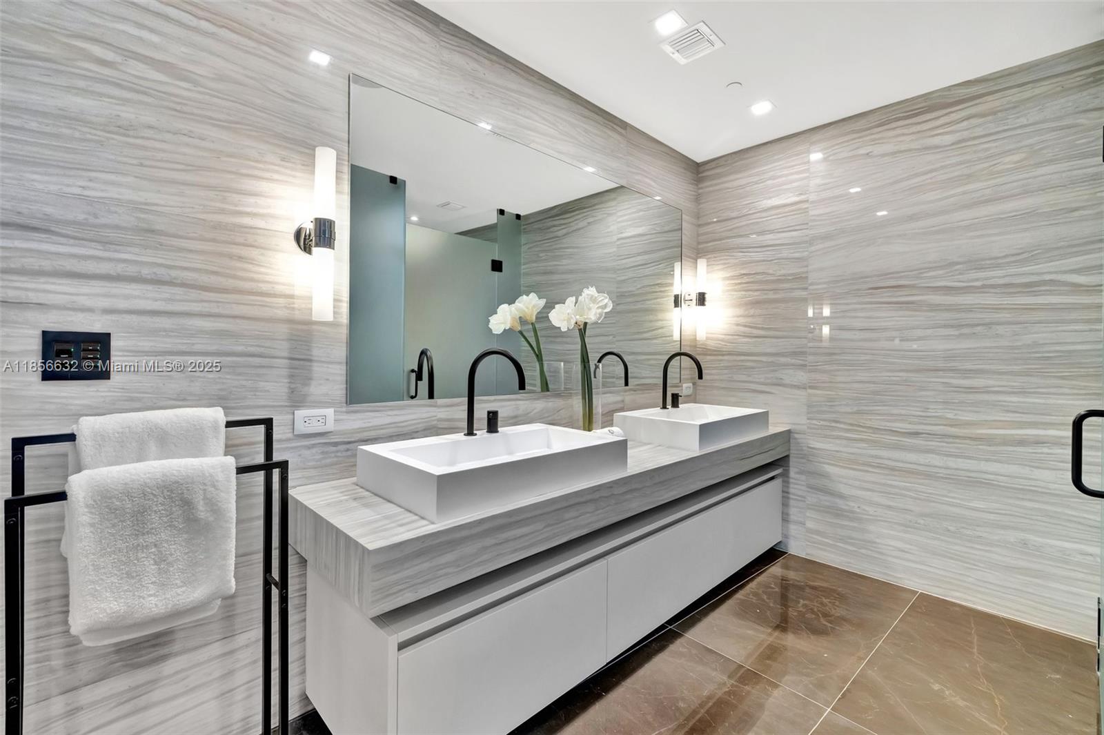 2200 FORT LAUDERDALE BEAC - Residential