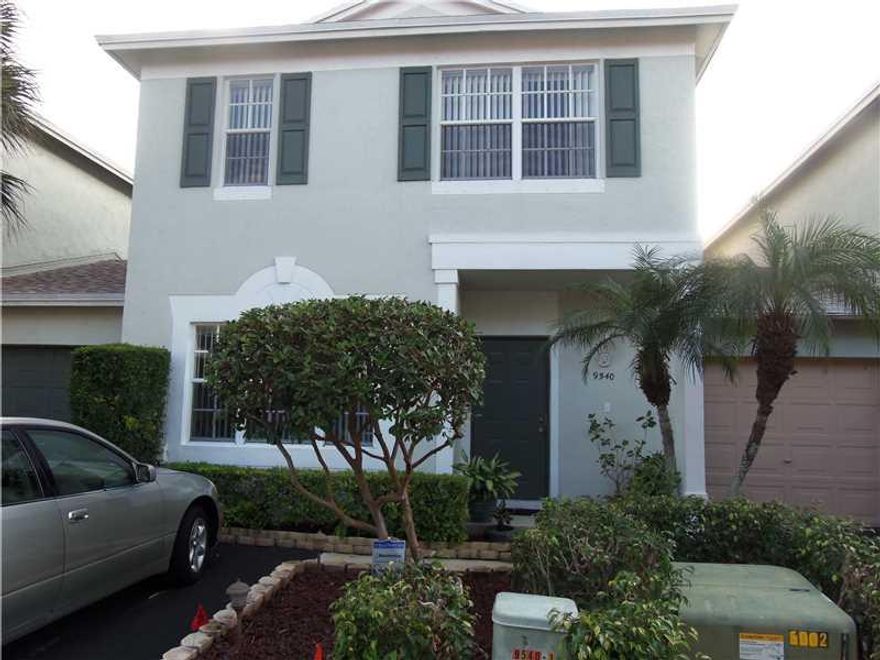 BEAUTIFULLY KEPT 3BEDROOMS 2.5BATHROOMS PLUM HARBOR TOWNHOME IN TAMARAC. VERY QUIET COMMUNITY. 1 CAR GARAGE. CLOSE TO A+ SCHOOLS AND COMMUNITY PARKS. STEPS AWAY FROM 1-75 WITH LOW MONTHLY HOA DUES.