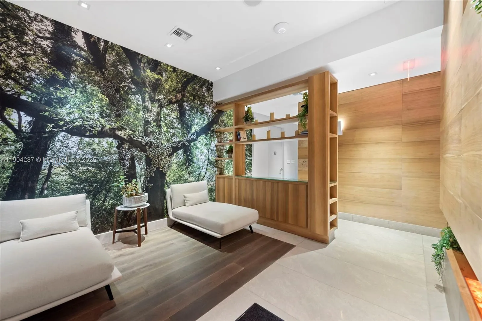 Miami, Florida 33131, United States, 1 Bedroom Bedrooms, ,2 BathroomsBathrooms,Residential,Active,235767