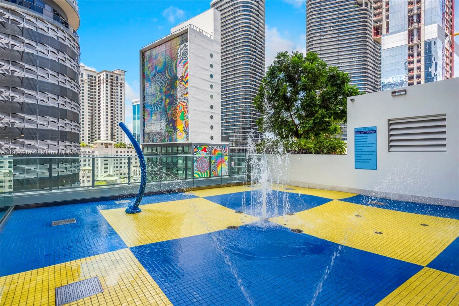 Miami, Florida 33131, United States, 1 Bedroom Bedrooms, ,2 BathroomsBathrooms,Residential,Active,235767