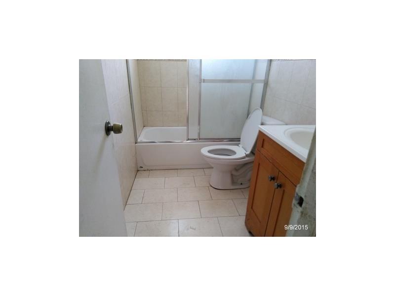 25 52 40 MARKHAVEN HGTS - Residential