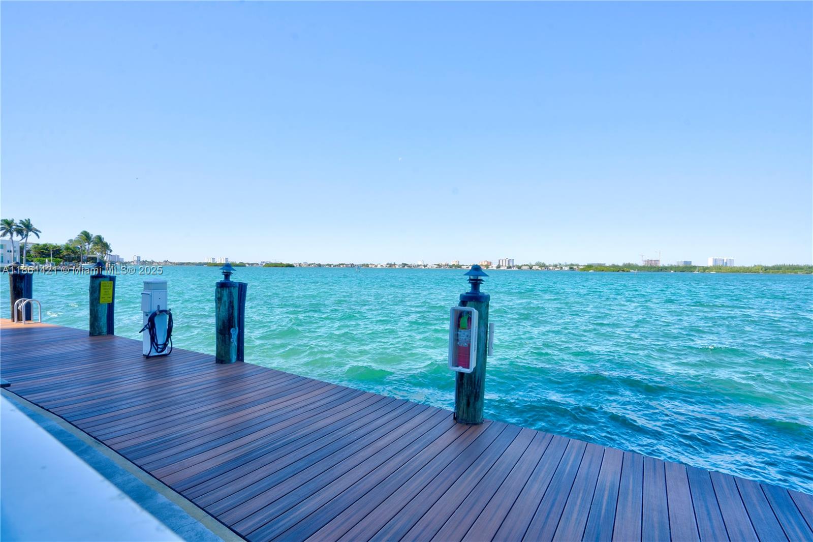 ISLAND POINTE CONDO - Residential