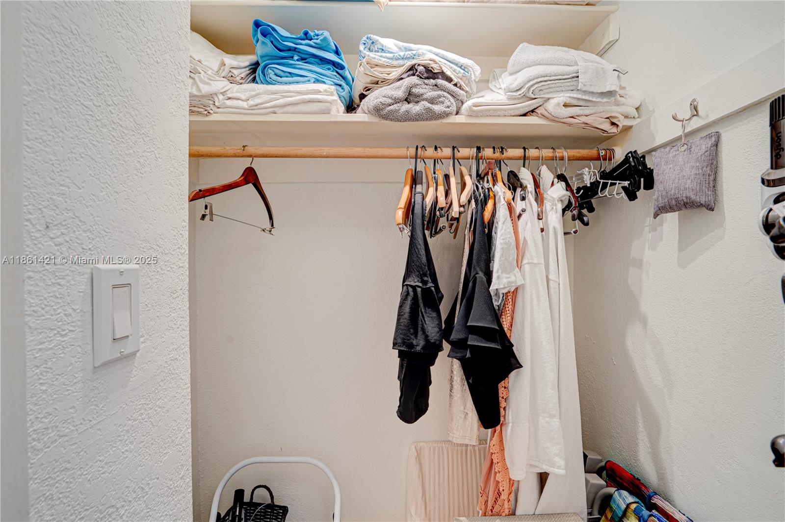 ISLAND POINTE CONDO - Residential