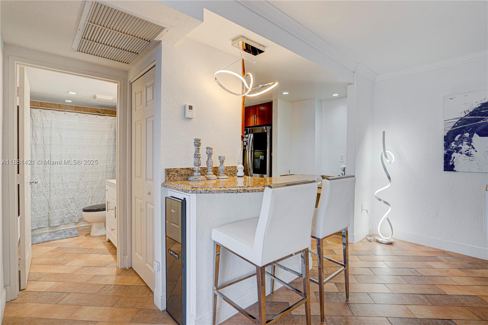 ISLAND POINTE CONDO - Residential