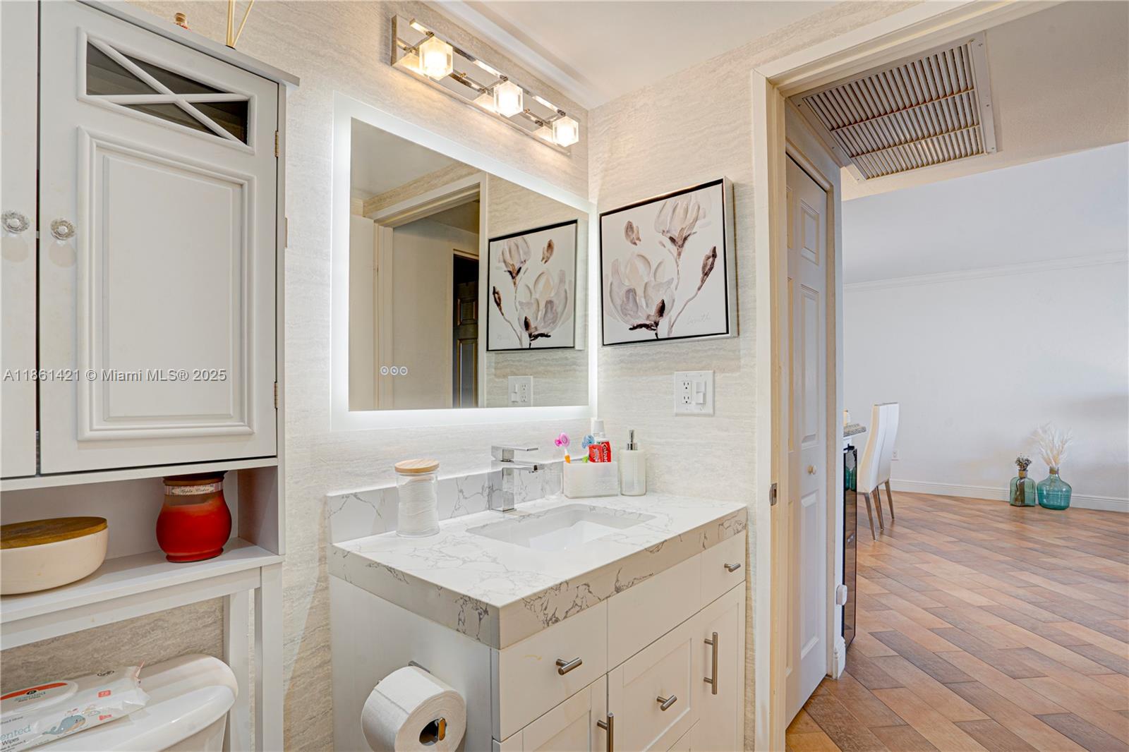 ISLAND POINTE CONDO - Residential