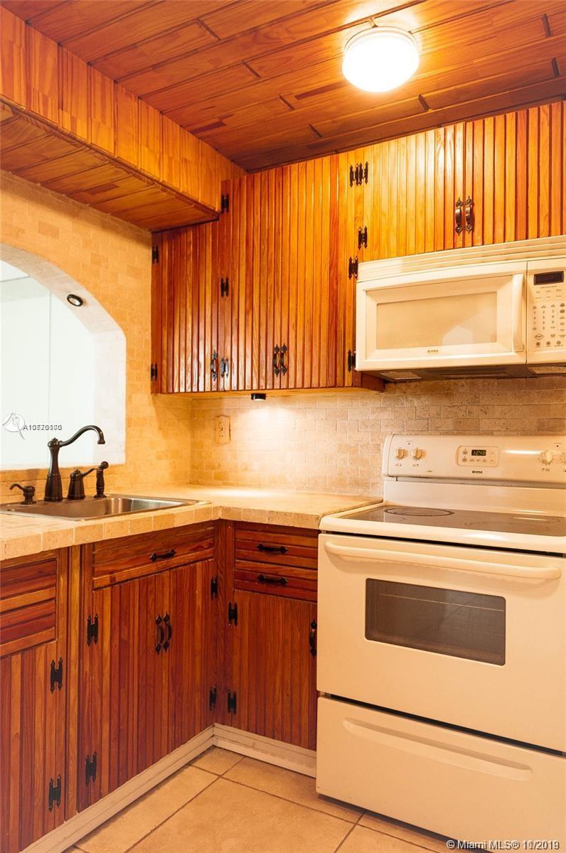 INTERNATIONAL PARK CONDO - Residential Lease