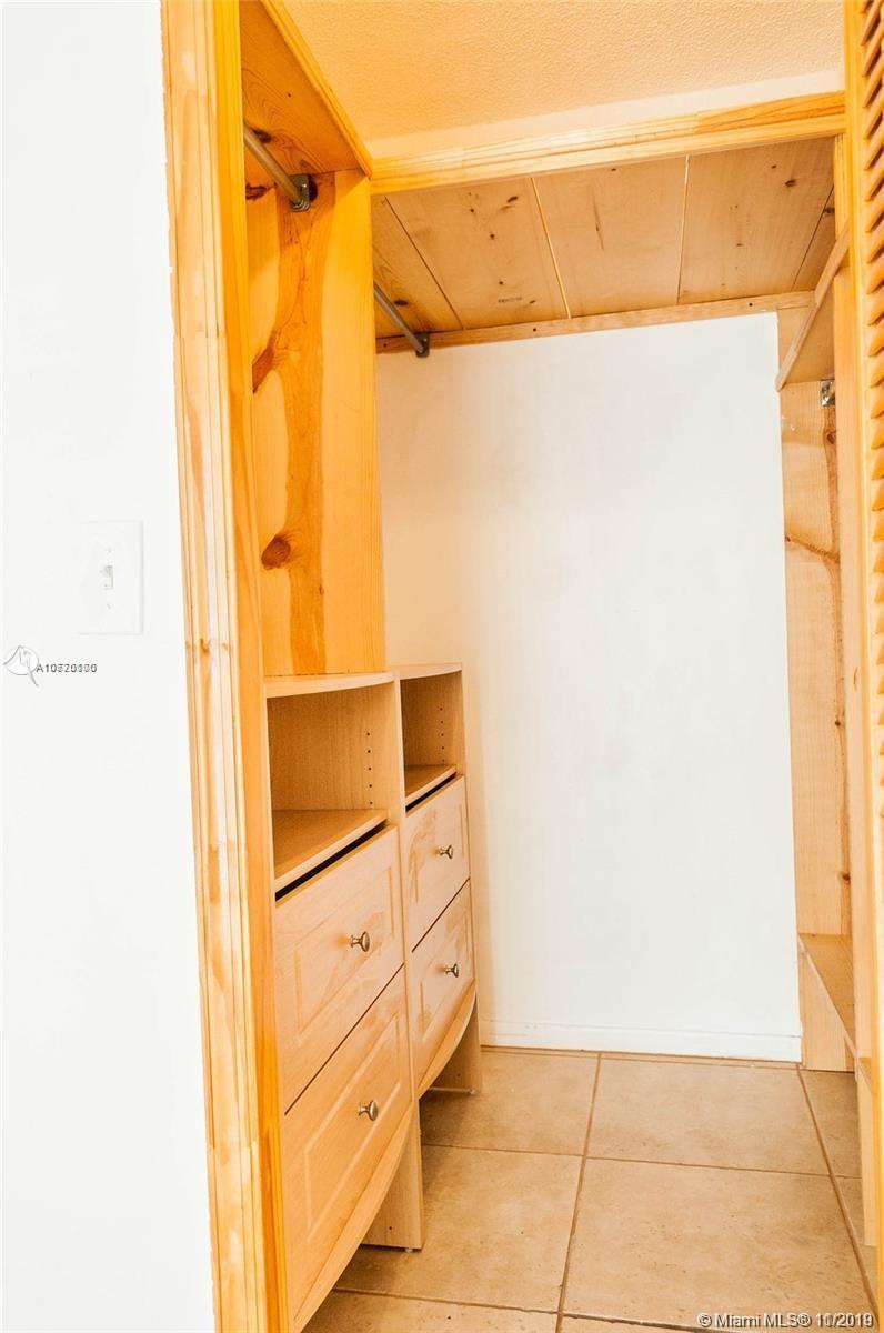 INTERNATIONAL PARK CONDO - Residential Lease