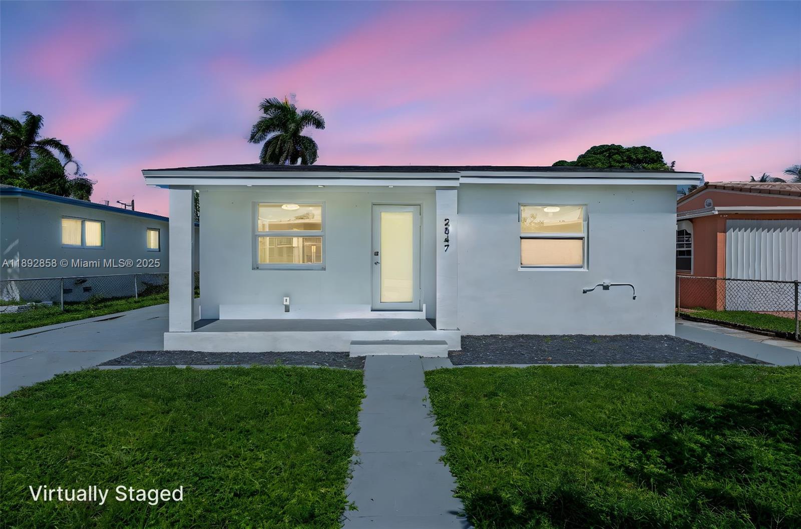 HOLLYWOOD LITTLE RANCHES - Residential Income