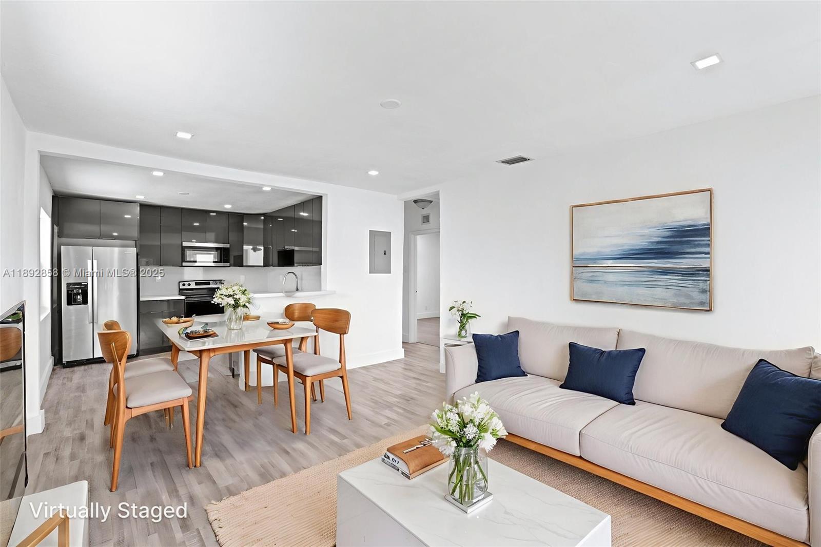HOLLYWOOD LITTLE RANCHES - Residential Income