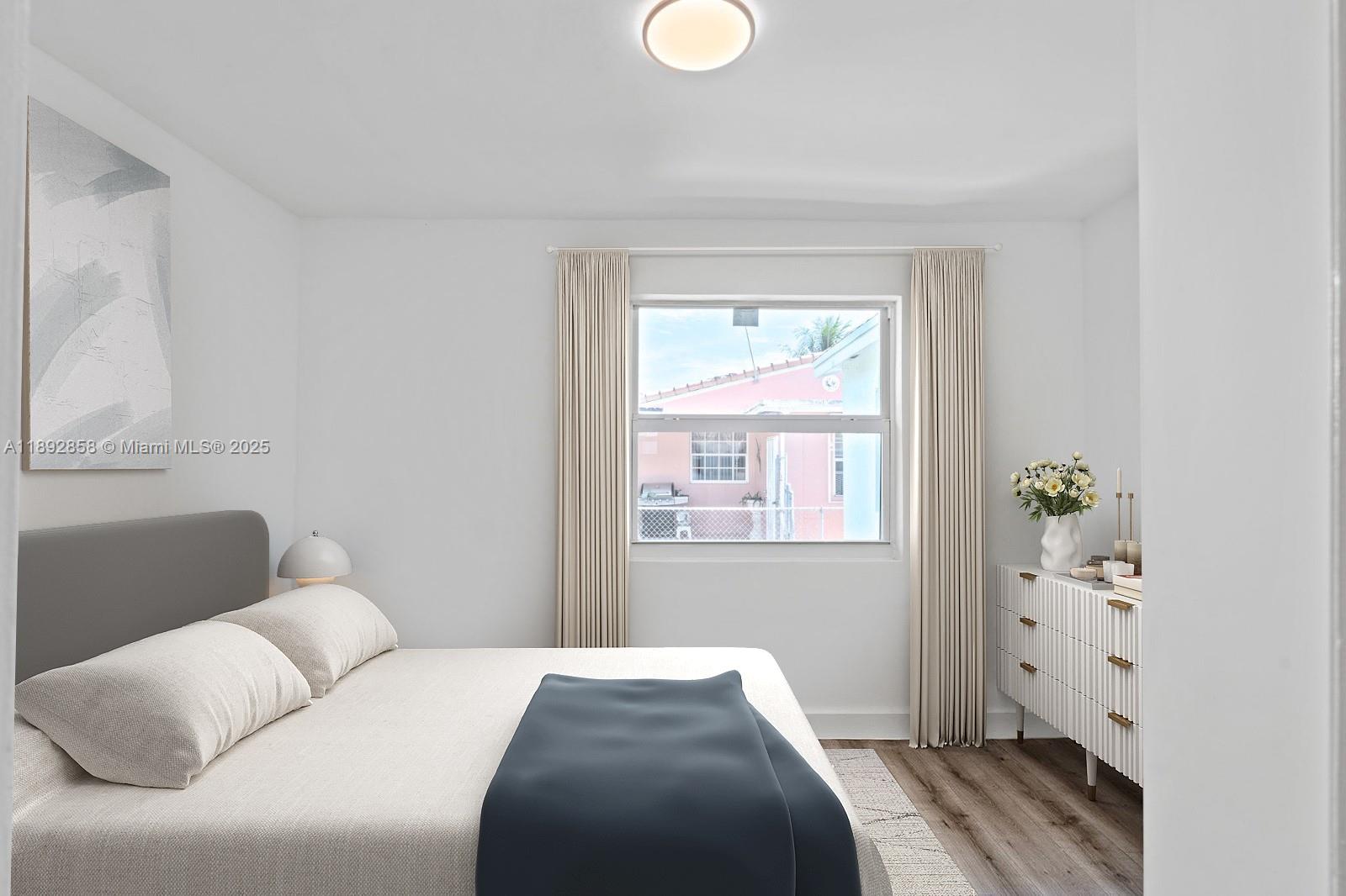 HOLLYWOOD LITTLE RANCHES - Residential Income