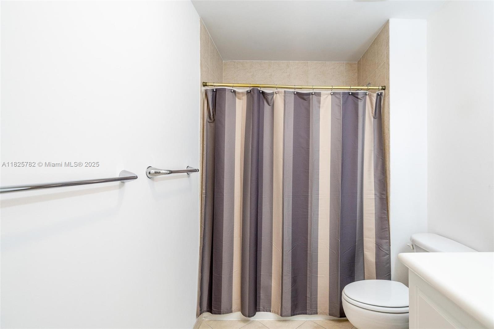 COLONNADE AT DADELAND SE - Residential