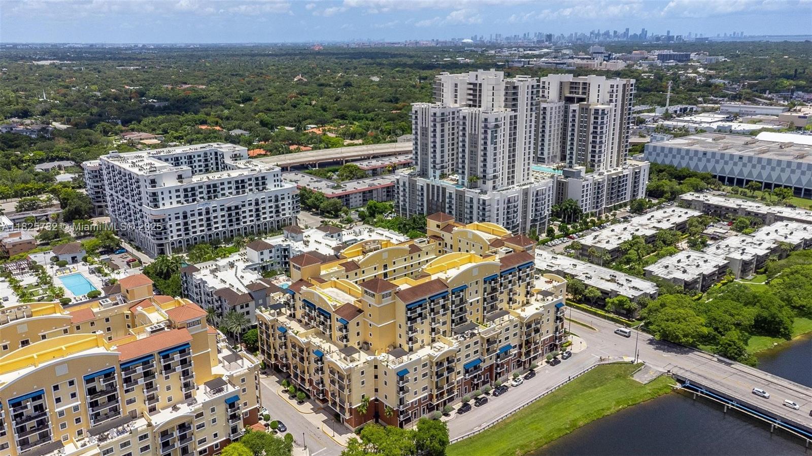 COLONNADE AT DADELAND SE - Residential