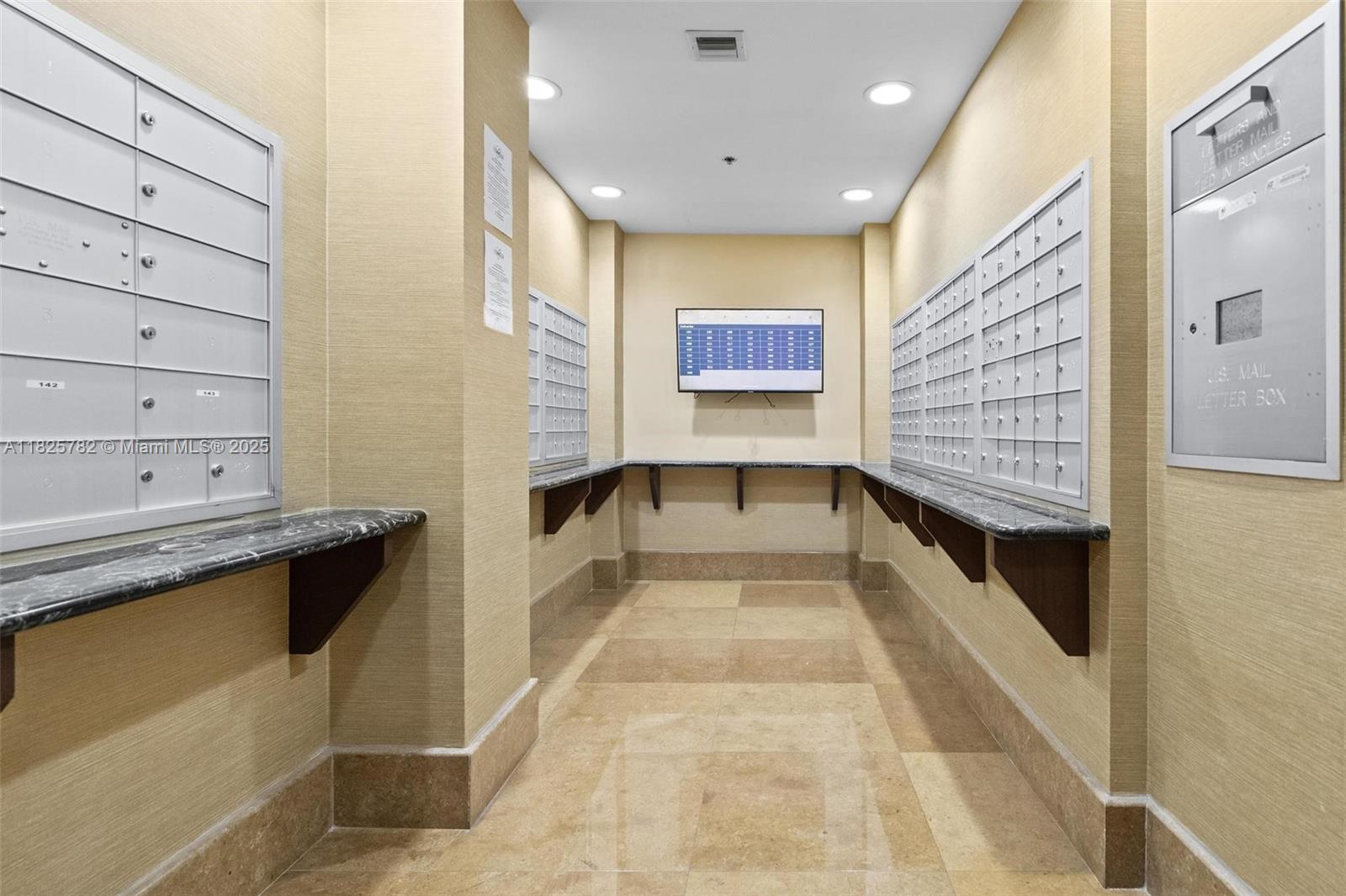 COLONNADE AT DADELAND SE - Residential