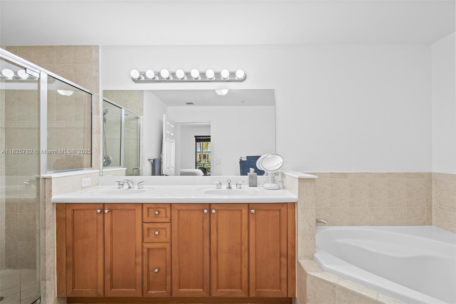 COLONNADE AT DADELAND SE - Residential