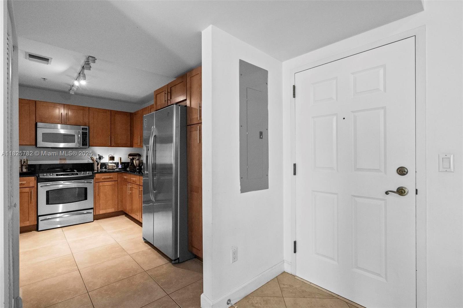 COLONNADE AT DADELAND SE - Residential