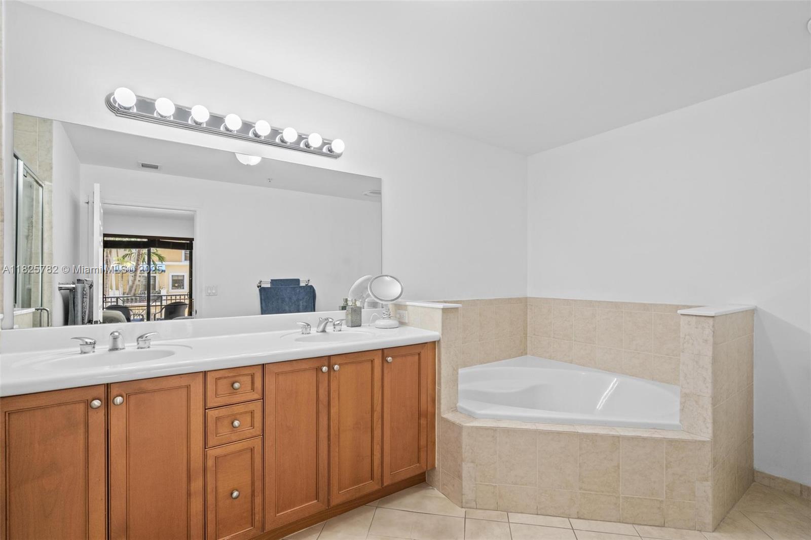 COLONNADE AT DADELAND SE - Residential