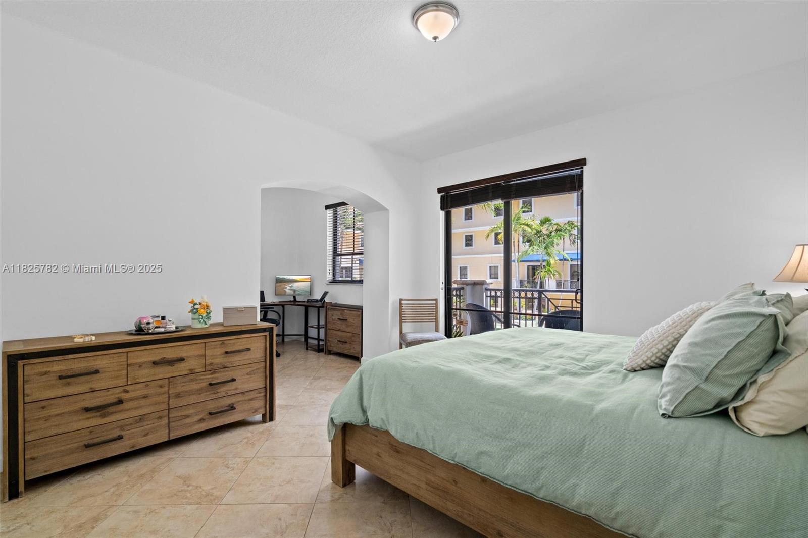 COLONNADE AT DADELAND SE - Residential