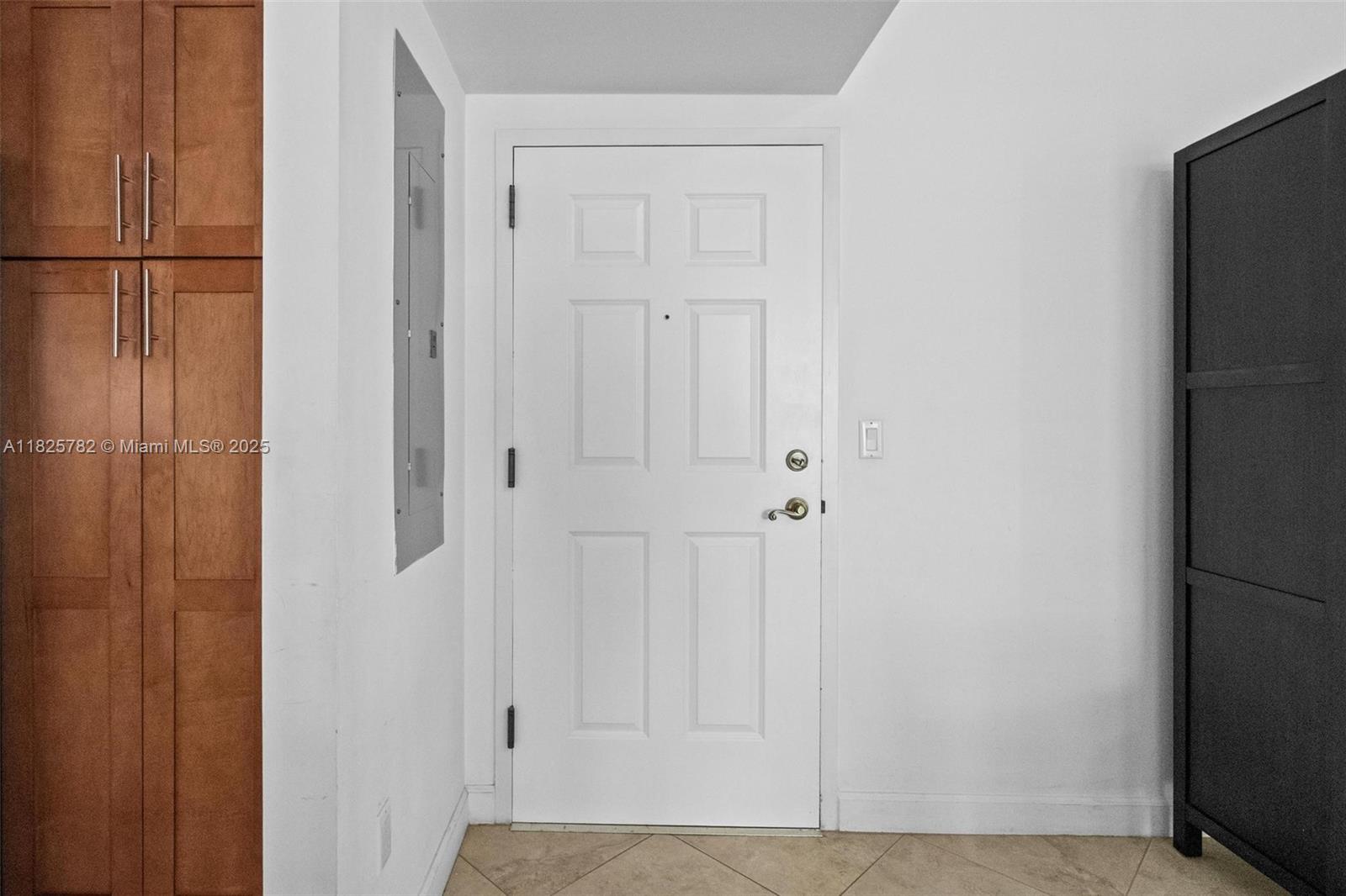 COLONNADE AT DADELAND SE - Residential