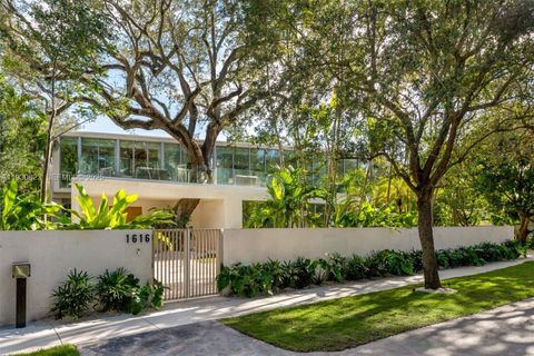 1616 Onaway Dr Miami FL 33133