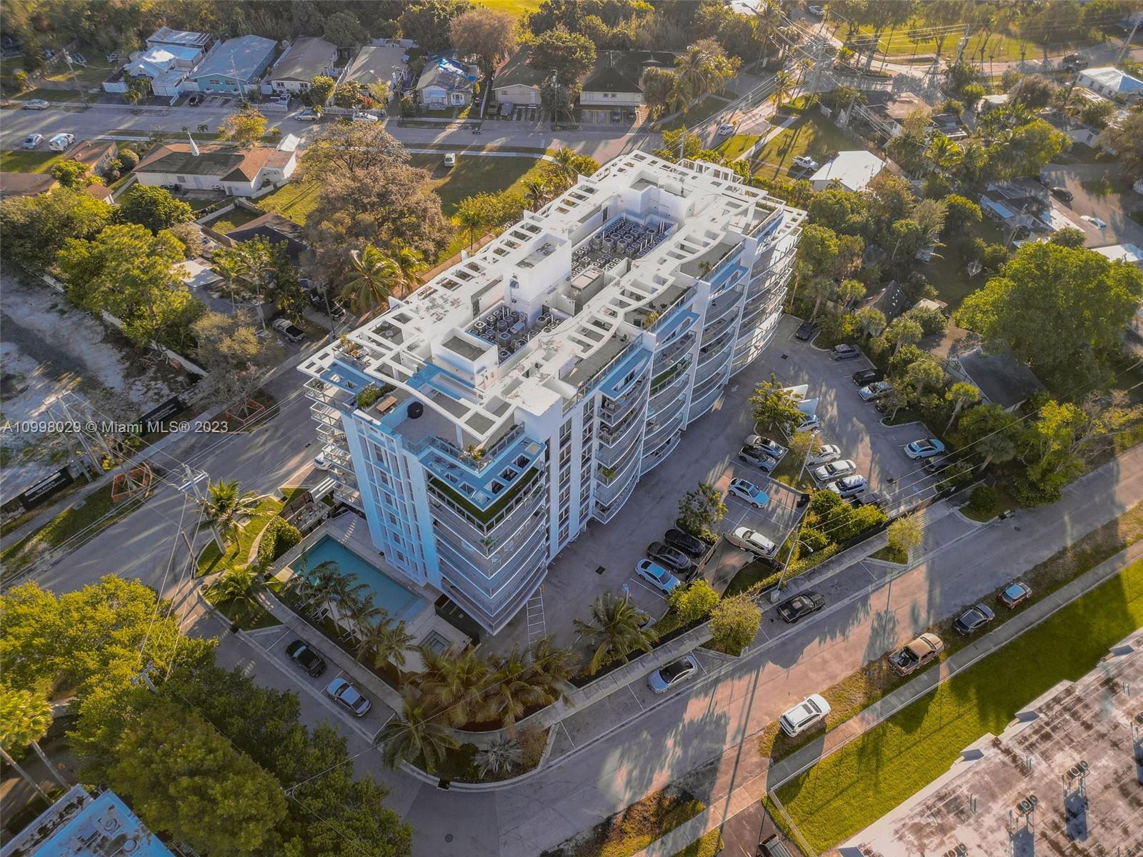 THE HIGHLANDS CONDO - Residential