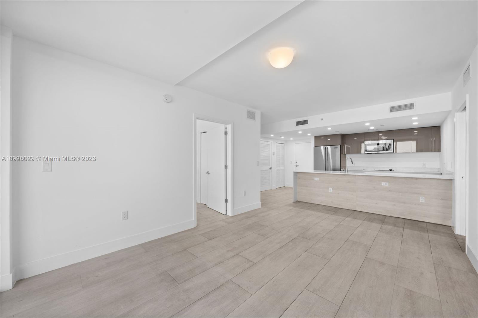 13800 Highland Dr 504