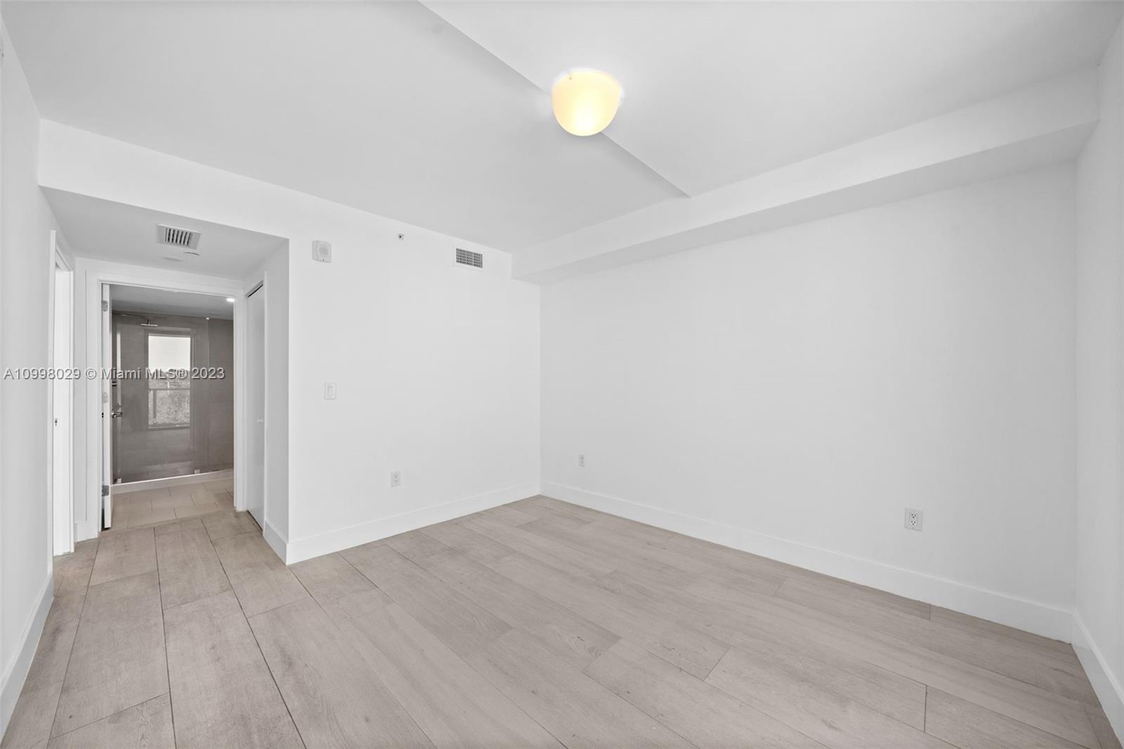 THE HIGHLANDS CONDO - Residential