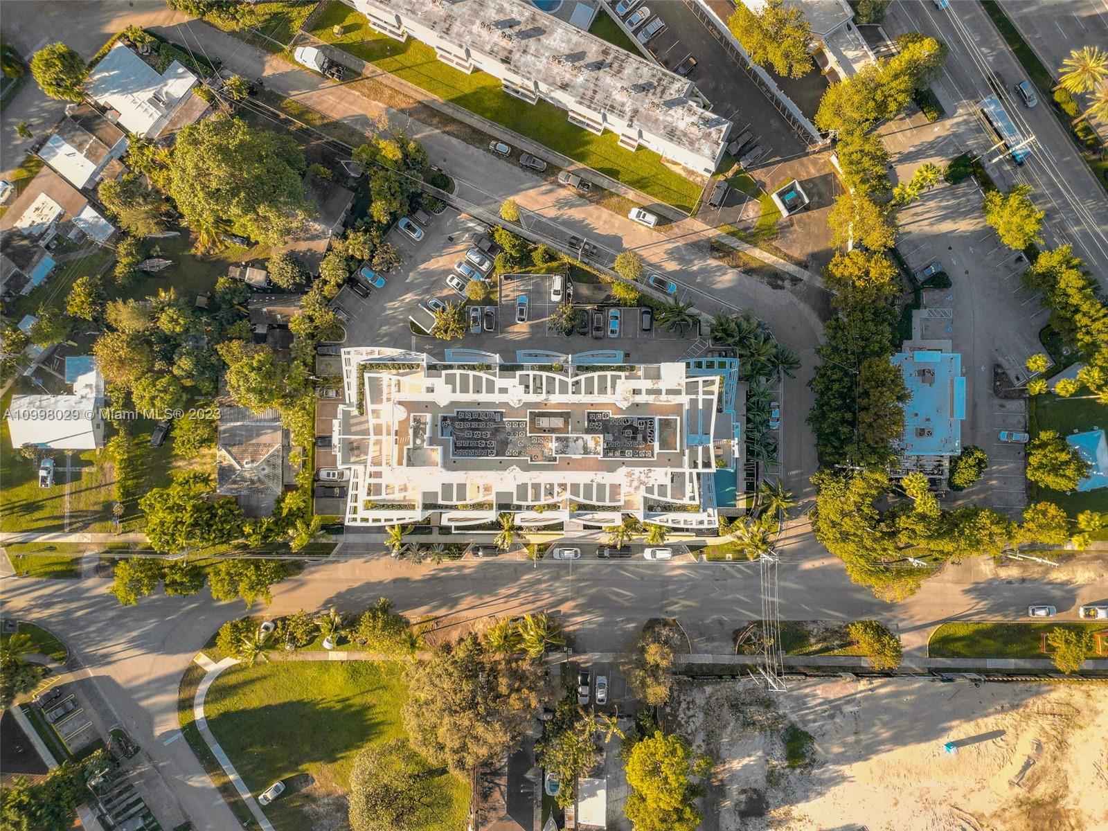 THE HIGHLANDS CONDO - Residential