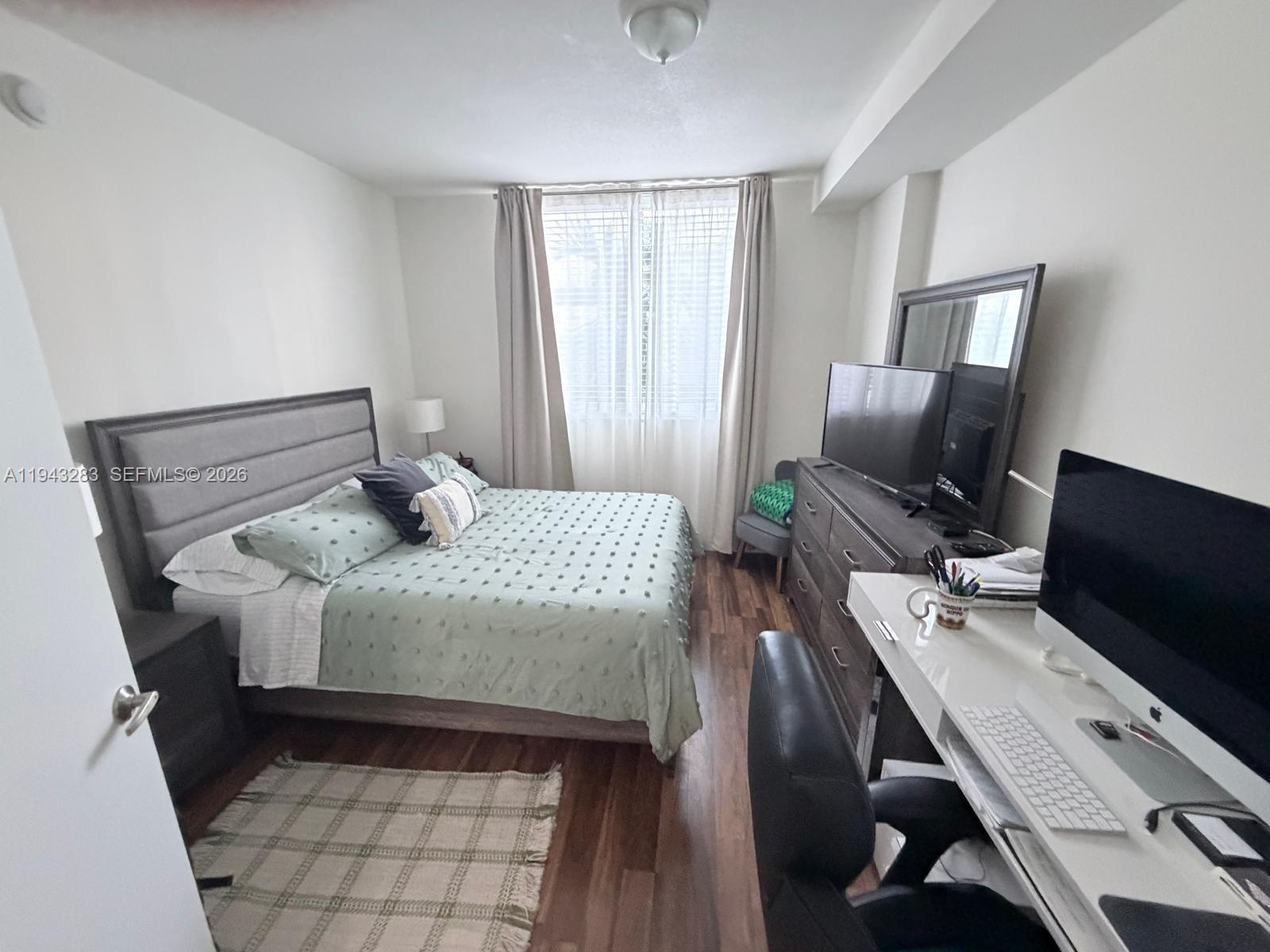 VENTURE AT AVENTURA EAST - Residential