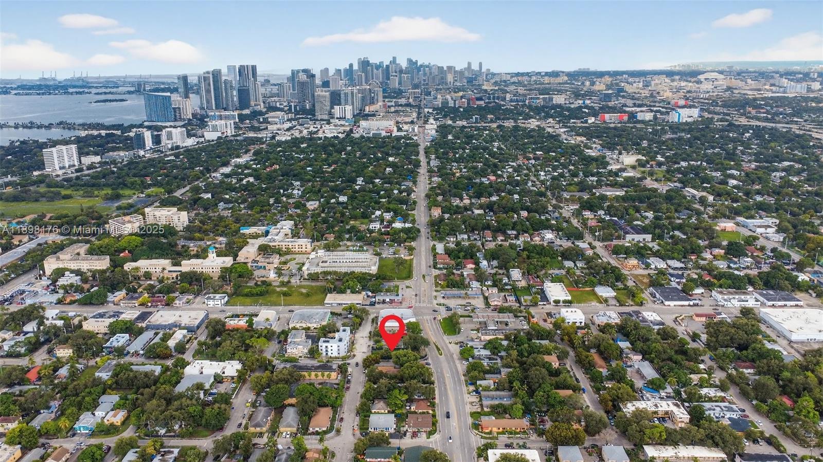 COMMERCIAL CENTER - Land